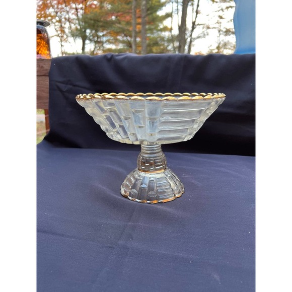 Louisa Basketweave Pedestal Compote Bowl - Picture 3 of 12